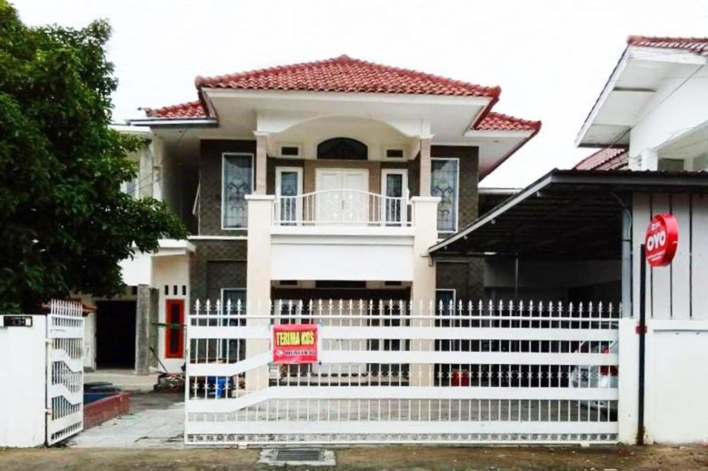 فندق Oyo 3741 Mutiara Syariah 1 ماتارام المظهر الخارجي الصورة
